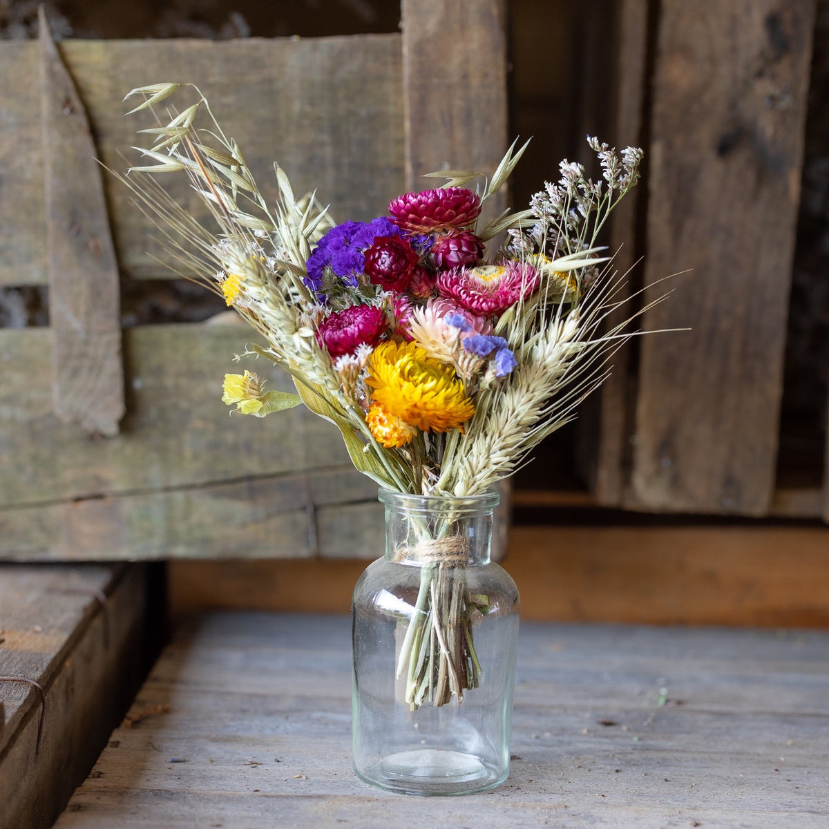Bud vase with flowers