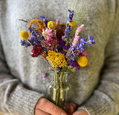Bud vase with flowers