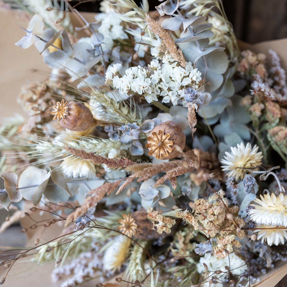 Everlasting Flower Gift bouquet - neutrals